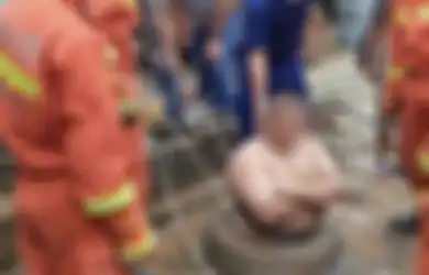 Berkat Miliki Bobot 120 Kg, Pria Ini Selamat dari Maut, Perut Besarnya Membuatnya Tersangkut di Bibir Sumur