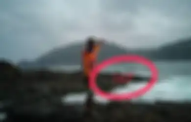 Di depan Mata Anak Istrinya, Pria Ini Hilang Digulung Ombak Saat Mancing di Pinggir Karang, Korban Tenggelam dalam Sekejap