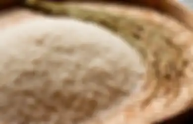 Waspada! Beras Bantuan Pemerintah Diduga Dioplos dengan Biji Plastik dan Terlanjur Dibagikan ke Masyarakat, Ini Tindakan Bupati Cianjur
