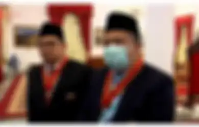 Baru Dapat Bintang Tanda Jasa dari Jokowi, Fahri Hamzah Pamer Foto Uang Honor Jadi Pembicara di Televisi, Jumlahnya Tuai Sorotan