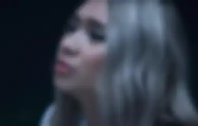 5 Bagian Lirik Lagu 'Lose' dari NIKI yang Bikin Nangis Banget!