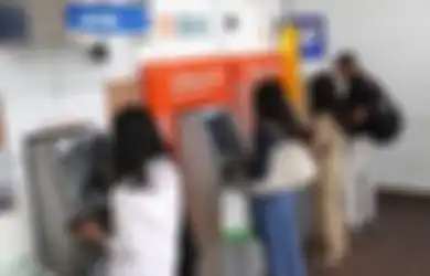 Hore! Kabar Gembira Buat Warga Golongan Ini, Bantuan Rp 2,4 Juta Cair Siang Ini: Cepetan Cek Saldo Rekening! 