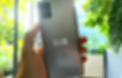 Samsung Galaxy A51 Haze Crush Silver: Cuma Sekadar Warna Baru