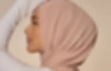 3 Hair Mist Hijab yang Bikin Rambut Kita Anti Bau Apek Saat Berhijab!