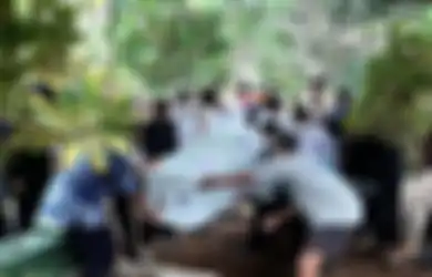 Jual Amunisi ke KKB Sampai Bunuh Petugas KPU Yakuhimo, Pecatan TNI Ini Benar-benar Sudah Khianati Bangsa Indonesia, dengan Santainya Lakukan Kejahatan Pakai Celana Loreng yang Dibanggakan Para Prajurit