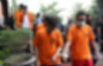 Sewa Apartemen Buat Acara 'Koempoel-Kompoel Pemoeda', 56 Anggota Komunitas Gay Digrebek Usai Adakan Pesta Seks,Satu Diantaranya Bawa Virus HIV