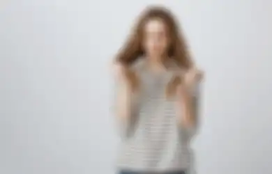 Pingin Rambut Lurus Seperti Rebonding? Tanpa ke Salon Cara Ini Jadi Solusinya