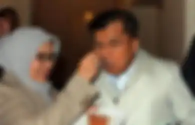 Sampai Minder Sendiri, Jusuf Kalla Akui Gajinya Sebagai Wapres Tak Ada Apa-apanya Dibanding Penghasilan Sang Istri: Dia Lebih Banyak, Bagaimana Mau Kasih Uang Belanja?