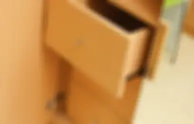 Barang Mudah Ditemukan & Rumah Lebih Rapi dengan Menyimpan Barang Penting di Junk Drawer. Apa Itu?