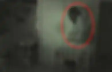 Makanannya Selalu Hilang, Pria ini Kaget, Ternyata Ada Cewek Tinggal di Lemarinya