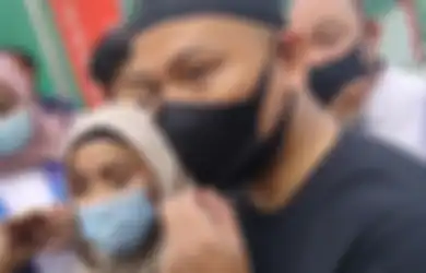 Langsung Sujud Syukur, Vicky Prasetyo Disebut Jauh Lebih Religius, Mantan Suami Angel Lelga Bergegas Tunaikan Buka Puasa Sunah Setelah Keluar dari Gerbang Rutan Salemba: Sudah Dulu Ya...