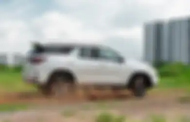 Kursi Dijamin Lega Bagasi Pasti Luas, Toyota Fortuner Facelift Bisa Jadi Pilihan Disewa untuk Mudik Ramadhan 2022, Segini Harga Sewa Per Hari Lepas Kunci