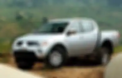 Medan Sesulit Apapun Disikat, Segini Harga Sewa Mobil Mitsubishi Strada Triton DC 4X4 Per Hari, Cocok untuk Mudik Ramadhan 2022