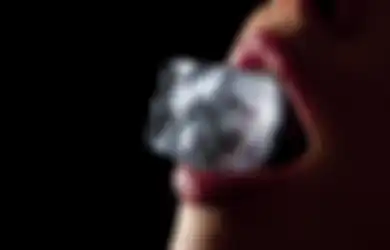 Mematikan! Segera Buang Es Batu Kalau Tunjukkan Tanda-tanda Mengerikan