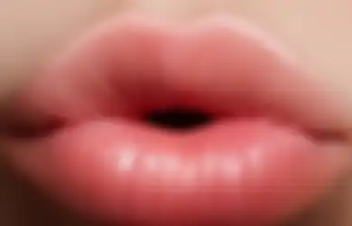 5 Alasan Kenapa Lipstik Matte Lebih Gampang Bikin Bibir Kering