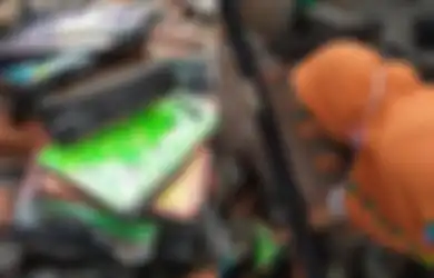 Semua Perabot Jadi Abu Dilalap Api, Korban Kebakaran di Semarang Takjub Lihat Al Quran dan Tasbih yang Masih Utuh Hampir Tak Tersentuh: Kulkas Aja Habis Terbakar!