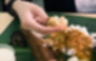 Klaim Dirinya Pakar Etiket, Mantan Kepala Pelayan Kerajaan Inggris Langsung Diserbu Netizen Gara-gara Larang Makan Nasi Pakai Tangan Kosong, Warganet: Anda Harus Belajar Tentang Budaya yang Berbeda