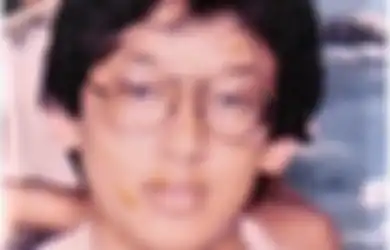 Warganet Rame Komentari Fadli Zon yang Pamer Foto Jaman SMP, Disebut Mirip John Lennon