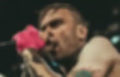 Kolab Lagi, Machine Gun Kelly x Yungblud Kini Ajak Frontman The Used di Single Baru