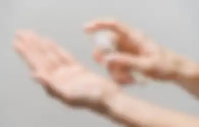 Jangan Asal Semprot, Ini Cara Pakai Hand Sanitizer yang Benar!