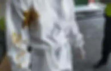 Bikin Netizen Gregetan, Viral Keluarga Pasien Covid-19 Nekat Lumuri APD Nakes dengan Kotoran Saat Dijemput Paksa, Berikut Kronologinya
