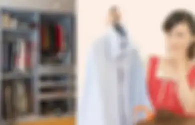 Campurkan Air Perasan Lemon Saat Mencuci Baju, Siapa Sangka Bisa Atasi Bau Apek pada Pakaian!