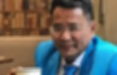 905 Halaman UU Cipta Kerja Dibaca Tuntas, Hotman Paris Sindir Anggota DPR yang Sesumbar Bahas Masalah Pesangon Buruh: Siapa yang Sok Pintar Bilang Waktunya Singkat?