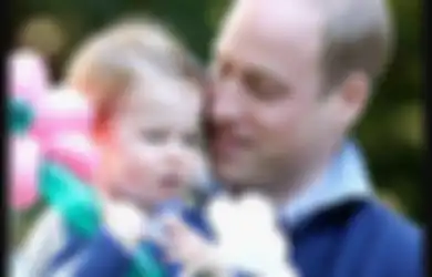5 Foto Momen Kebersamaan Princess Charlotte dan Prince William. Sweet!