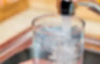 Stop Minum Air yang Disimpan dalam Keadaan Terbuka, Ini Bahayanya