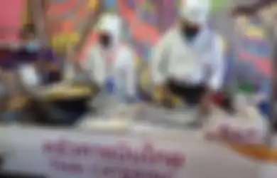 Putar Otak di Tengah Pandemi, Perusahaan Maskapai Ini Berhasil Kembalikan Omzet Pengahasilannya Usai Gulung Tikar Saat Wabah Corona, Banting Stir Jajakan Gorengan hingga Buka Cabang