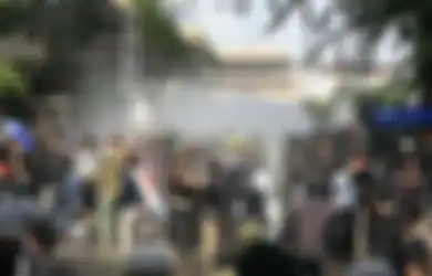 Kacamatanya Sampai Patah, Mahasiswa UGM Ini Akui Dipukul dan Dipaksa Ngaku Jadi Provokator, Polisi: Bukan Zamannya Paksa Orang Mengaku