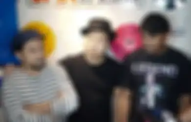 Rayakan 10 Tahun Trio Lestari, Tompi Unggah Video Kenangan Latihan Bareng Sandy Sandoro dan Mendiang Glenn Fredly, Netizen: Sedih Kak Lihat Ini, Kangen Bang Glenn