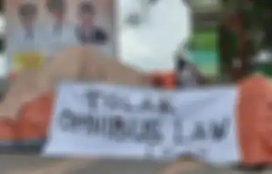 Ditolak Sana-sini, Jokowi Justru Tandatangani UU Cipta Kerja 1.187 Halaman Meski Pecah Demo Besar-besaran, Ini yang Akan Dilakukan Pemerintah Jika Digugat ke MK