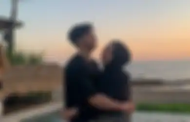 7 Potret Mesra Putri Delina & Jeffry Reksa Gemes & Bikin Iri!