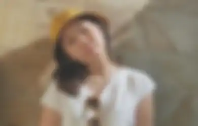 Tampil Simpel Pakai Outfit Putih Ala Adik Yuki Kato, Reina Kato!
