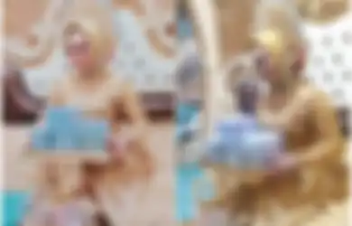Viral Pengantin Wanita Pose Bawa Bergepok-gepok Uang Tunai, Dapat Mahar Duit Rp 300 Juta, Kuda, Mobil, Rumah, hingga Tanah