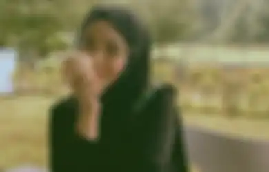 7 Ide OOTD Paduan Hijab Hitam Ala Adik Atta Halilintar, Sohwa Halilintar!