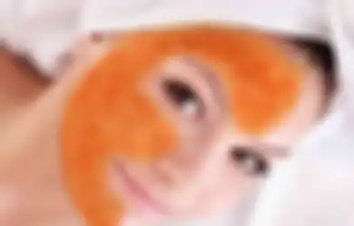 Mau Wajah Cerah Bercahaya? Coba Bikin 5 Masker Buah Alami Ini Yuk!