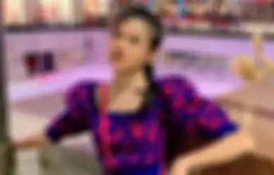 6 OOTD Adik Beby Tsabina, Cut Keysha yang Bisa Jadi Ide Outfit Musim Hujan