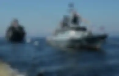 Perang Nyaris Pecah Gegara Kapal AS Berani Petantang-petenteng di Teluk Peter, Rusia Ancam Beri 'Manuver Tubrukan' USS McCain