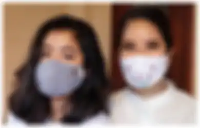 Kecenya 6 Gaya Kompak Anak Novita Angie, Jemima Jasmine Bareng Mama!