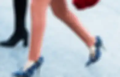 Cewek Harus Tahu! 7 Trik Pakai Heels Biar Kaki Enggak Sakit & Lecet
