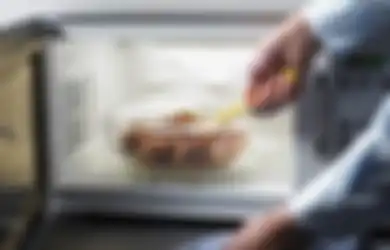 Sudah Menjadi Rahasia Rumah Makan, Ternyata Begini Cara Agar Microwave dan Kulkas di Rumah Enggak Buat Listrik Bengkak!