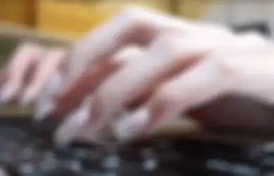 Trigger Finger Akibat Terlalu Banyak Mengetik? Gini Cara Mengatasinya!