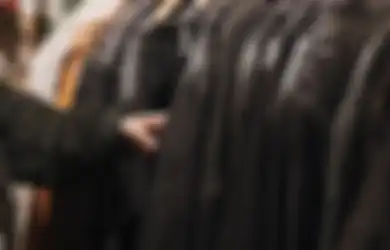 Pengin Jaket Kulit Jadul Terlihat Kece? Gini Cara Gampang Merawatnya!