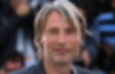 Mads Mikkelsen Dipantau untuk Jadi Kandidat Pengganti Johnny Depp di Fantastic Beast 3