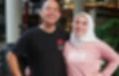 Terkejut dengan Dekorasi Kamar Denny Cagur, Ayu Ting-Ting Pertanyakan Cermin di Plafon Kamar Komedian Tersebut, 'Untuk Evaluasi’