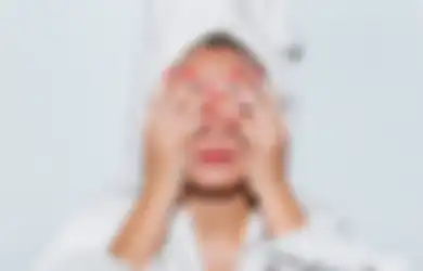 Biar Enggak Kusam, Ini 4 Tahapan Skincare Simpel Saat Lagi Menstruasi!