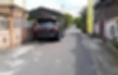 Pasang Kanopi dan Parkir Menutup Separuh Jalan, Mobil Dinas Ini Mendadak Viral, Dishub: Mau Pelat Merah, Putih, Kuning, Hitam, Kalau Jalan Dijadikan Garasi, Itu Salah