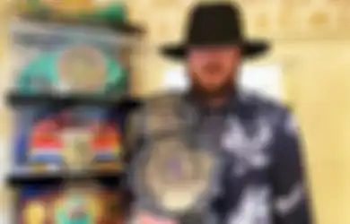 The Undertaker Siap Tinggalkan Dunia Gulat, Petinju Tyson Fury Berikan Penghormatan Spesial